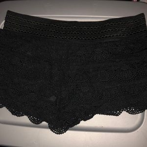 Rewind lace shorts